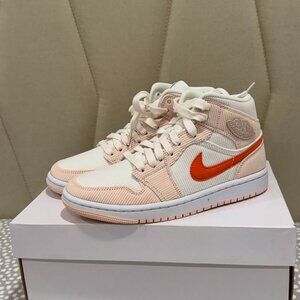 Jordan Retro 1 - Women Sneakers